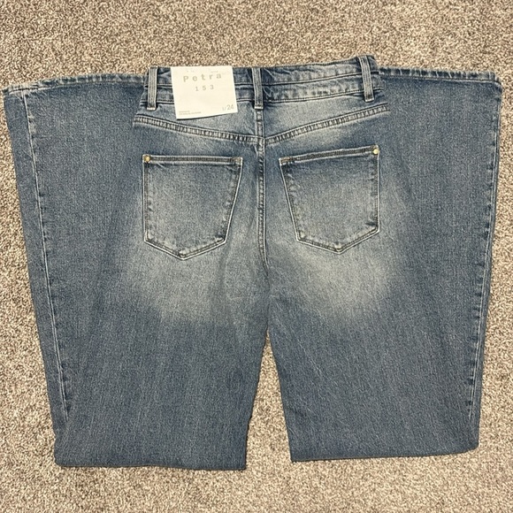 NWT Petra153 Super Flare Leg Jeans - Picture 4 of 4
